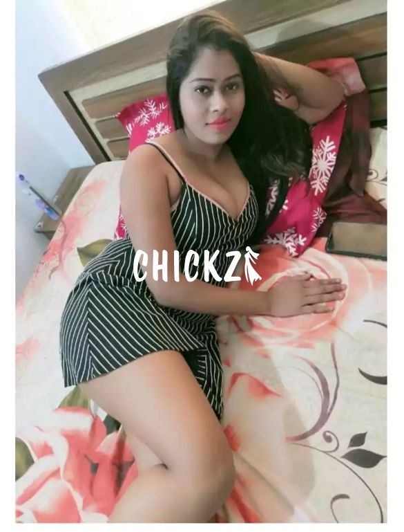 Priya Bangalore Call Girl Offers 100% Customer satisfaction service with safe